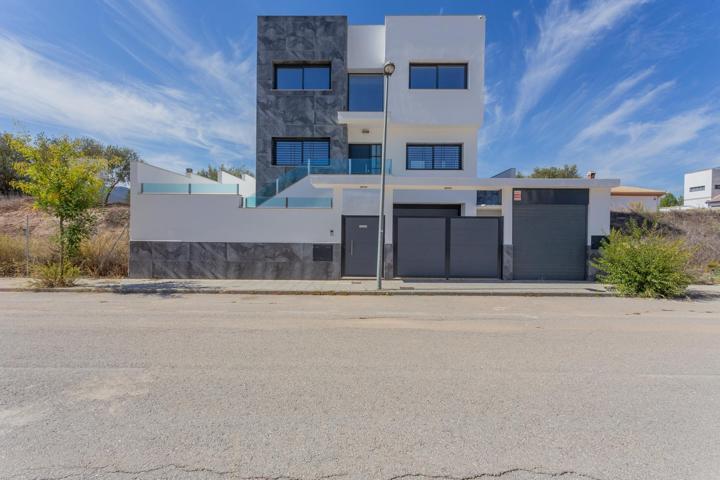 Ponemos a la Venta esta Espectacular casa en la Urbanización los Cortijos ( Atarfe ) photo 0