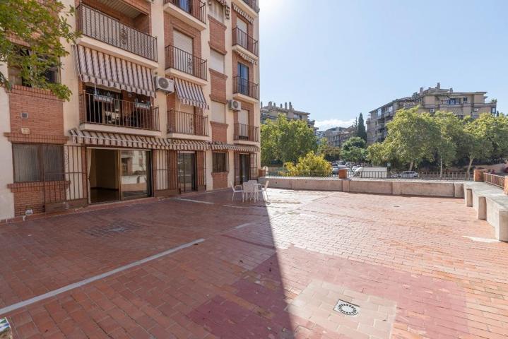 Piso con enorme terraza, y con plaza de garaje y trastero, junto al Paseo del Violón photo 0