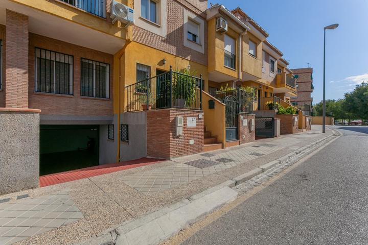 Casa En venta en Parque Almunia, Granada photo 0