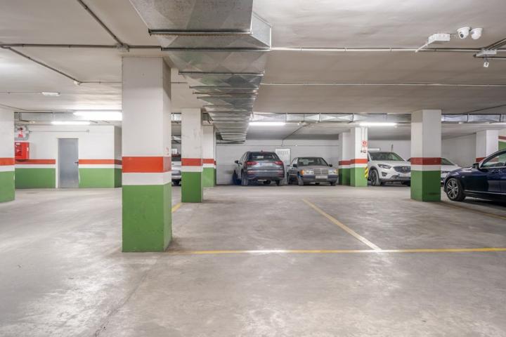 SE VENDEN 2 PLAZAS DE GARAJE. ZONA FORUM. 38.000 EUROS. photo 0