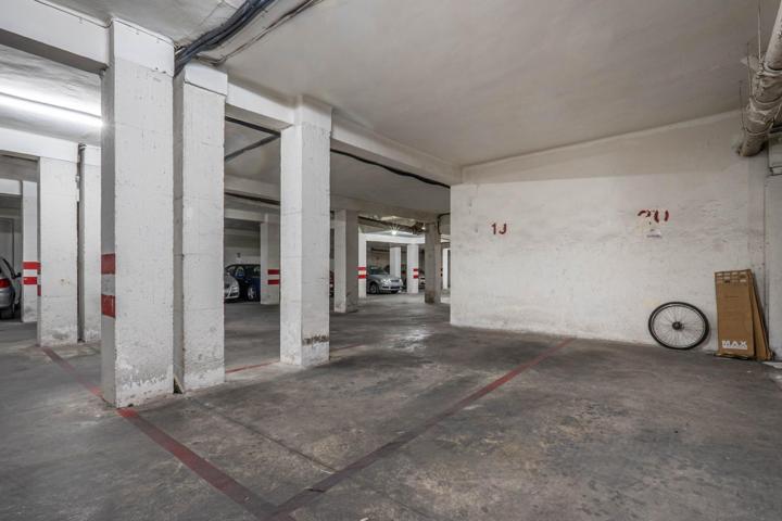 Venta de garaje en Calle Pedro Antonio de Alarcón a 50 metros de Calle Recogidas photo 0