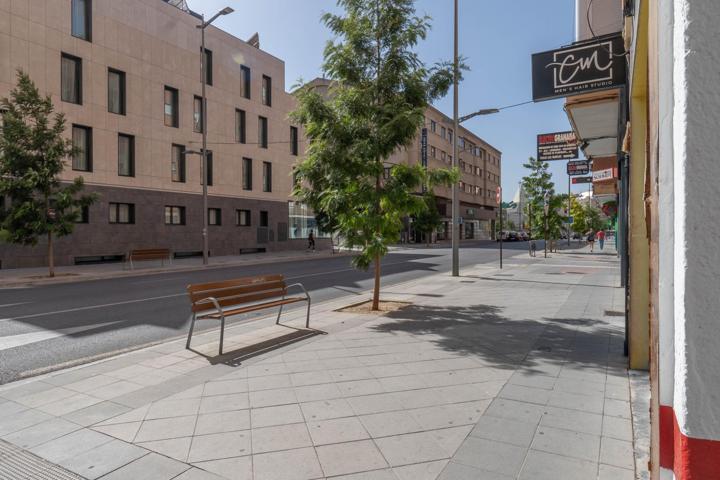 Amplia plaza de aparcamiento en Arabial photo 0