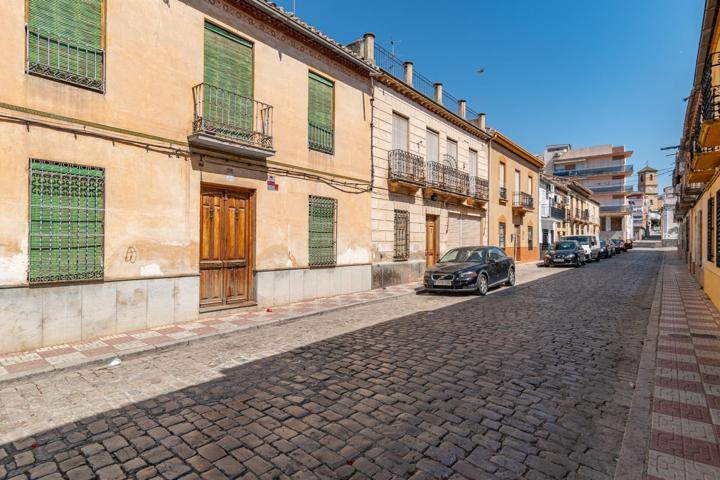 CASA SEÑORIAL EN EL CENTRO DE PINOS PUENTE. photo 0