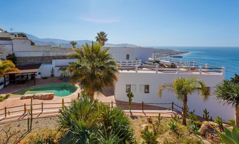VILLA photo 0