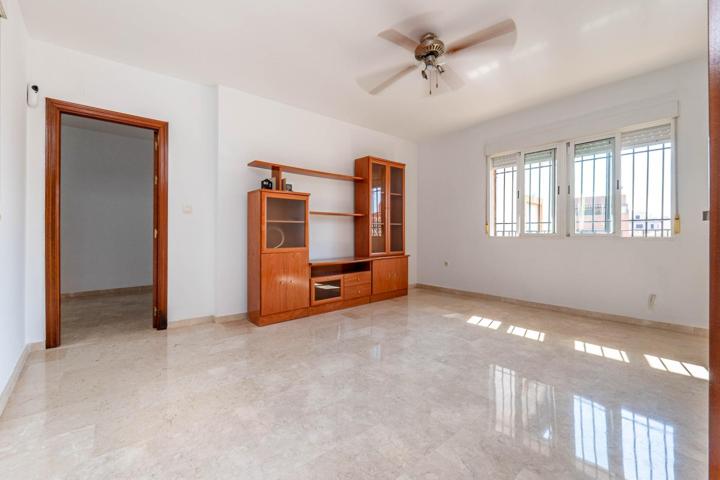 PISO EN VENTA - CENTRO ATARFE photo 0