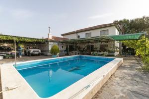 Se vende exclusiva vivienda en Alfacar – Cuesta de Víznar con extension de terreno rústico de 6.000m2 photo 0