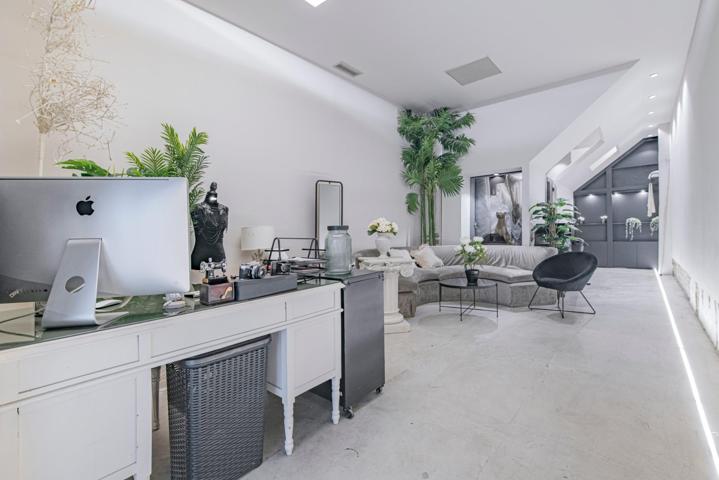 Se vende espectacular espacio comercial reformado en el corazón de Granada photo 0