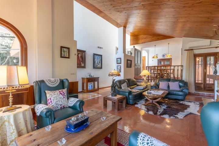 Gran chalet en Los Rebites!!! Con 1667 M2 de parcela. photo 0