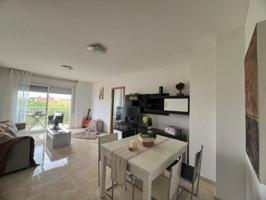 ESPACIOSO PISO DE 4 HABITACIONES CON TERRAZA EN LA ZONA DE COLEGIOS! photo 0