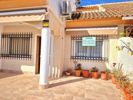 CASA EN PLANTA BAJA CON BUHARDILLA EN LOS ALCÁZARES photo 0