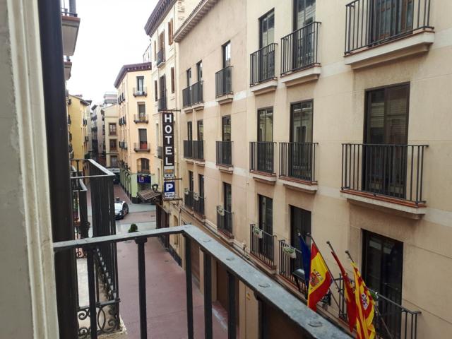 Alquiler de vivienda amueblada esquina Calle Alfonso junto a La Plaza del Pilar photo 0