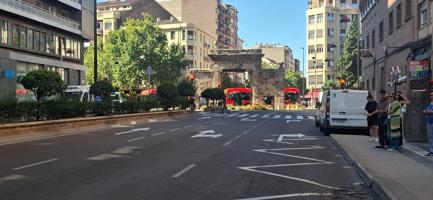 AMPLIA OFICINA PASAJE EBROSA CON POSIBILIDAD PLAZAS DE GARAJE EN FINCA photo 0