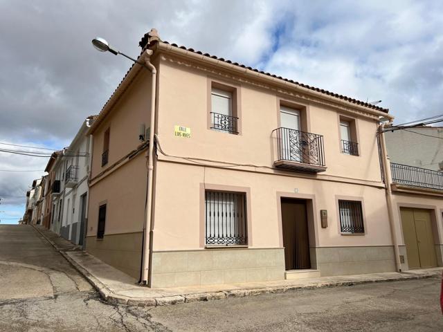 Fantástica casa en venta en Sinarcas. photo 0