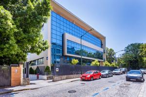 MAGNIFICAS OFICINAS CON 4 PLAZAS DE PARKING EN MANUEL SIUROT photo 0