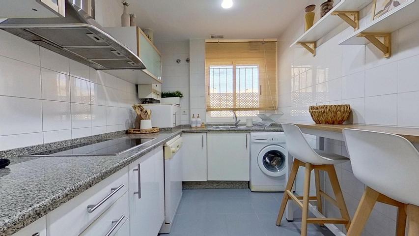 Piso VPO amueblado en Urbanización en Los Bermejales ideal para jóvenes o pareja con ascensor, parking y trastero photo 0