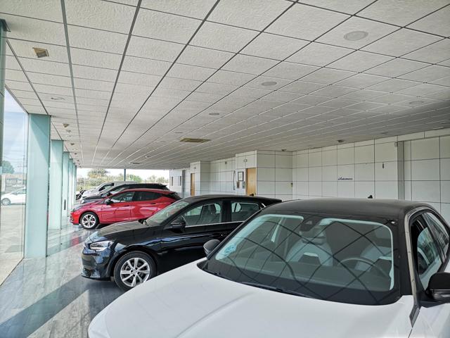 Nave comercial en Casillas photo 0