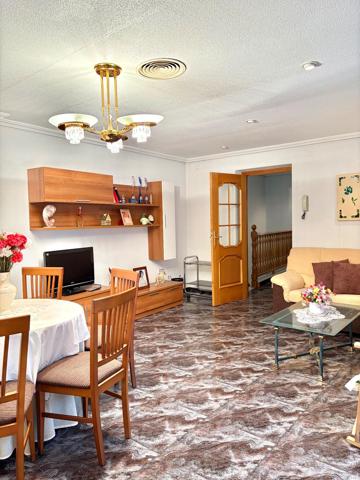 Dos viviendas en una: gran oportunidad en zona tranquila y con encanto photo 0