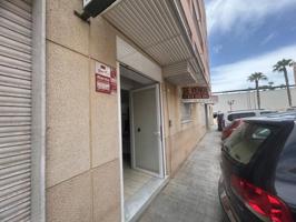 Local comercial en venta en Roquetas de Mar photo 0