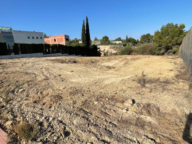 PARCELA EN URB. LA ALCAYNA CON PROYECTO DE OBRA photo 0