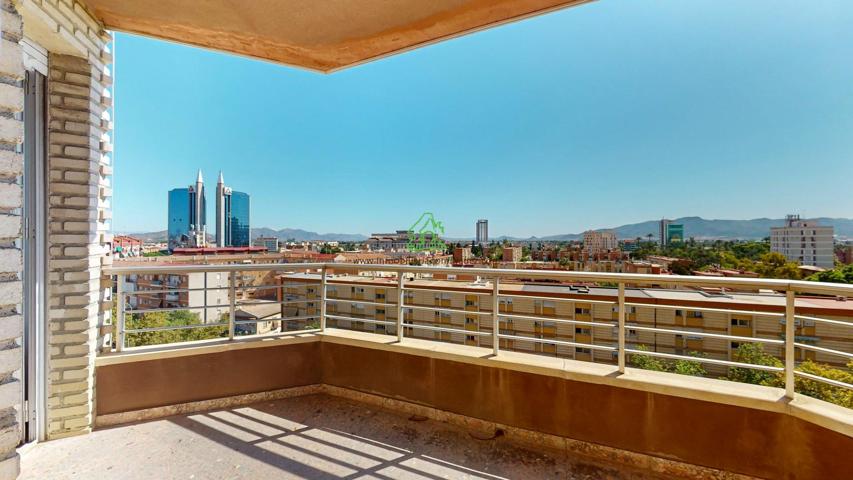 EXCELENTE PISO EXTERIOR EN VENTA CON GARAJE EN AVD. LA FAMA photo 0
