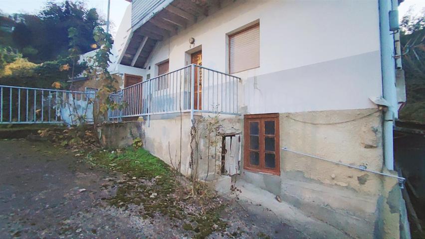 ALLER.CASA DE DOS PLANTAS ,FINCA Y GARAJE. BO ,MOREDA-ASTURIAS. photo 0