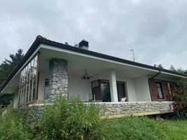 Chalet bifamiliar en venta en Abadiño (Gerediaga) con terreno de 5.000m2. photo 0