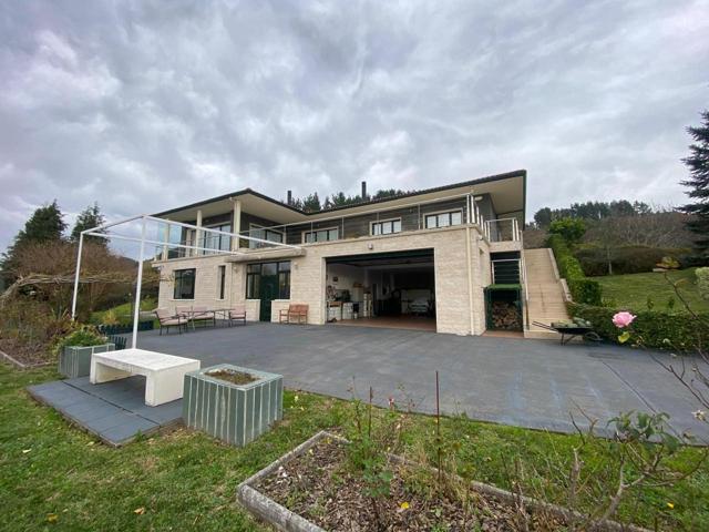 Chalet en Garai (Bizkaia) con vistas panorámicas y 10.000 m² de finca photo 0