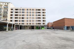 Local en venta en Plaza Floirac, Burlada photo 0