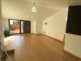 DUPLEX EN LLOGUER A GIRONELLA photo 0