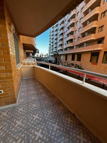 ¡Oportunidad única! Piso en primera línea de playa en Oropesa del Mar – Carrer de Amplaries photo 0