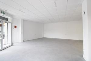 En VENTA Local Totalmente ACABADO con Cambio de USO a Vivienda photo 0