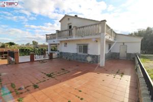 Mucha Amplitud y Luz en esta Casa photo 0