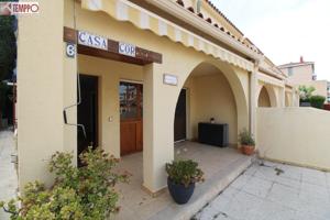 Casa adosada esquinera con jardín en Calafell, ¡a unos pasos del mar! photo 0