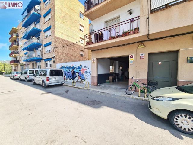 En Alquiler Almacén de 150 m2 photo 0