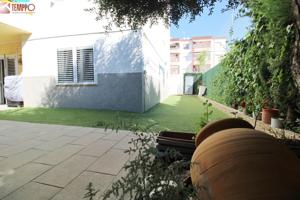 Planta baja con gran patio ajardinado en Sant Salvador, a un paso de la playa! photo 0