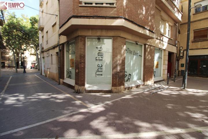 🏢 Local comercial en alquiler en pleno centro de El Vendrell – Plaça Nova photo 0
