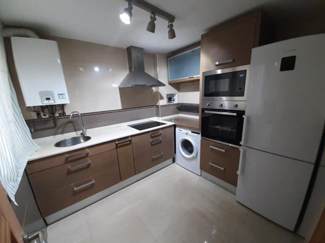 Piso en venta en Zaragoza de 57 m2 photo 0