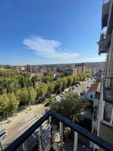 Piso En venta en Avenida De Los Pirineos, Barbastro photo 0