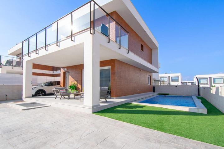 Casa - Chalet en venta en Gran Alacant de 265 m2 photo 0