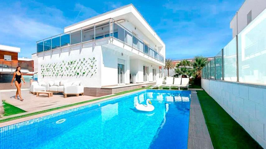 Casa - Chalet en venta en Gran Alacant de 240 m2 photo 0