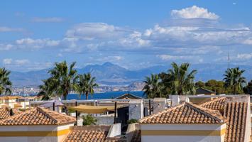 Casa - Chalet en venta en Gran Alacant de 230 m2 photo 0
