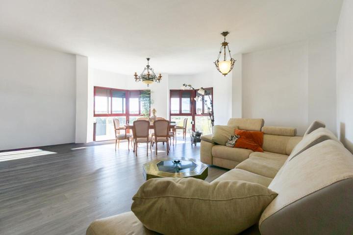 Piso en venta en Elche de 141 m2 photo 0