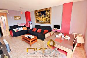 Piso esquinero en venta en Avenida Italia, Vila-real photo 0