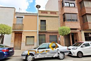 Casa en venta ubicada en la calle Ermita de Vila-real photo 0