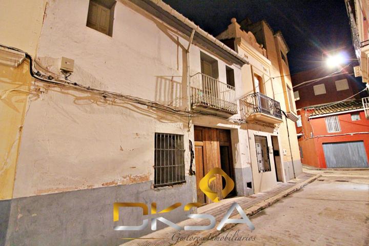 Amplia casa para reformar con 8m de fachada en el centro de Burriana photo 0