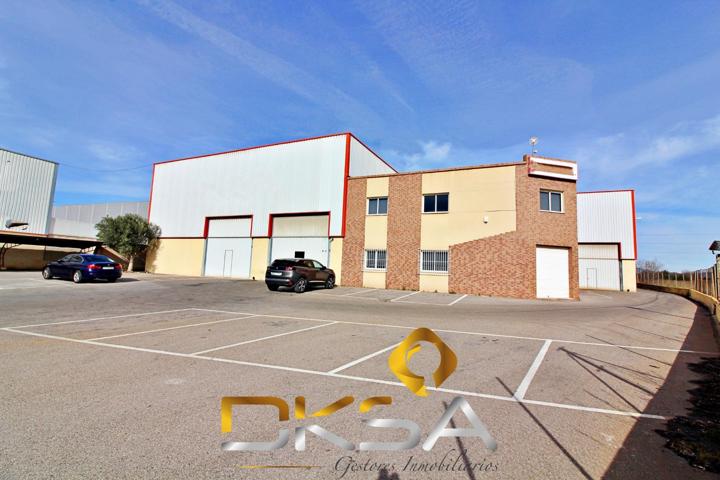 A la venta amplia nave en primera línea de la Carretera de Onda, Vila-real photo 0