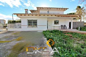 A al venta amplio chalet pareado en el Serradal, Benicasim photo 0