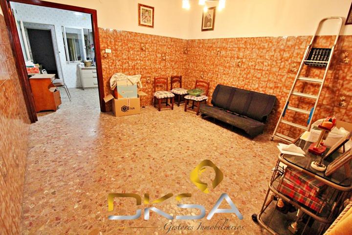 Casa en venta de buenas dimensiones en la calle Sant Joaquim de Vila-real photo 0