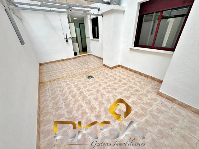 Precioso piso con amplio patio interior listo para entrar a vivir photo 0