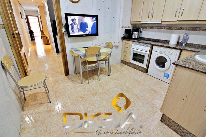 Bonita casa lista para entrar a vivir en Vila-real photo 0